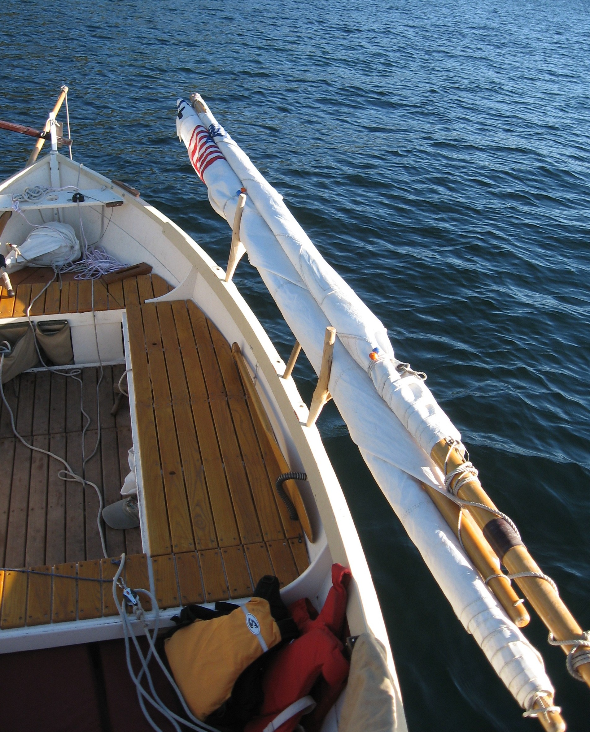 Stowing oars and spars - Small Boats Magazine