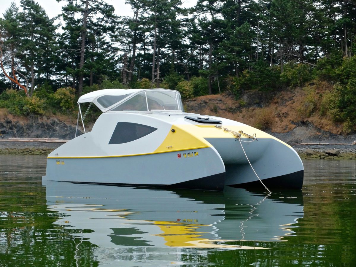 The Cat's shallow draft and twin hulls open up options for anchoring in shallow coves. If the bottom is even and not too rocky, grounding out during a midnight low tide isn't a problem.