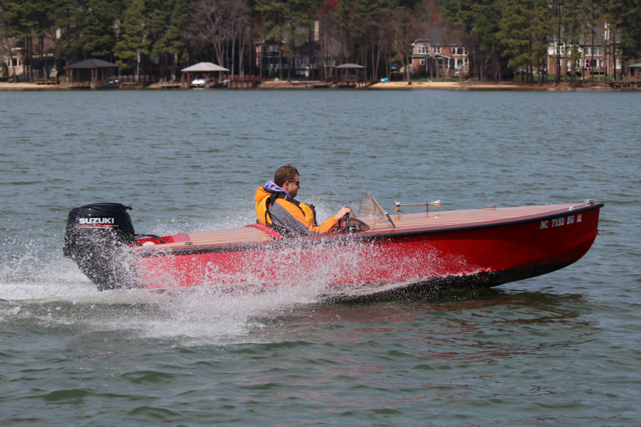 With a 25-hp outboard providing power, the RB 14 can reach a speed of 30 mph.