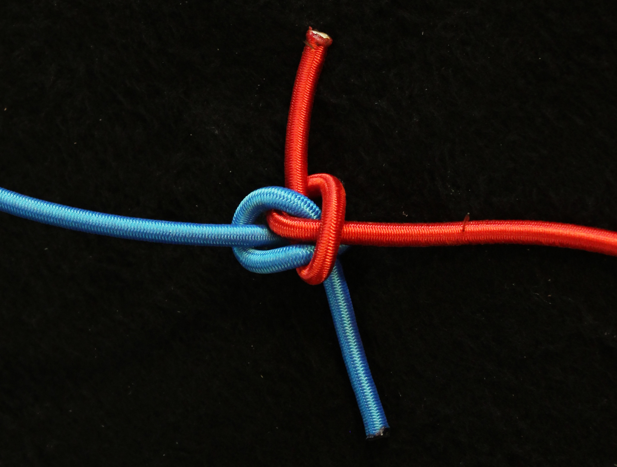 how to tie a knot with elastic cord