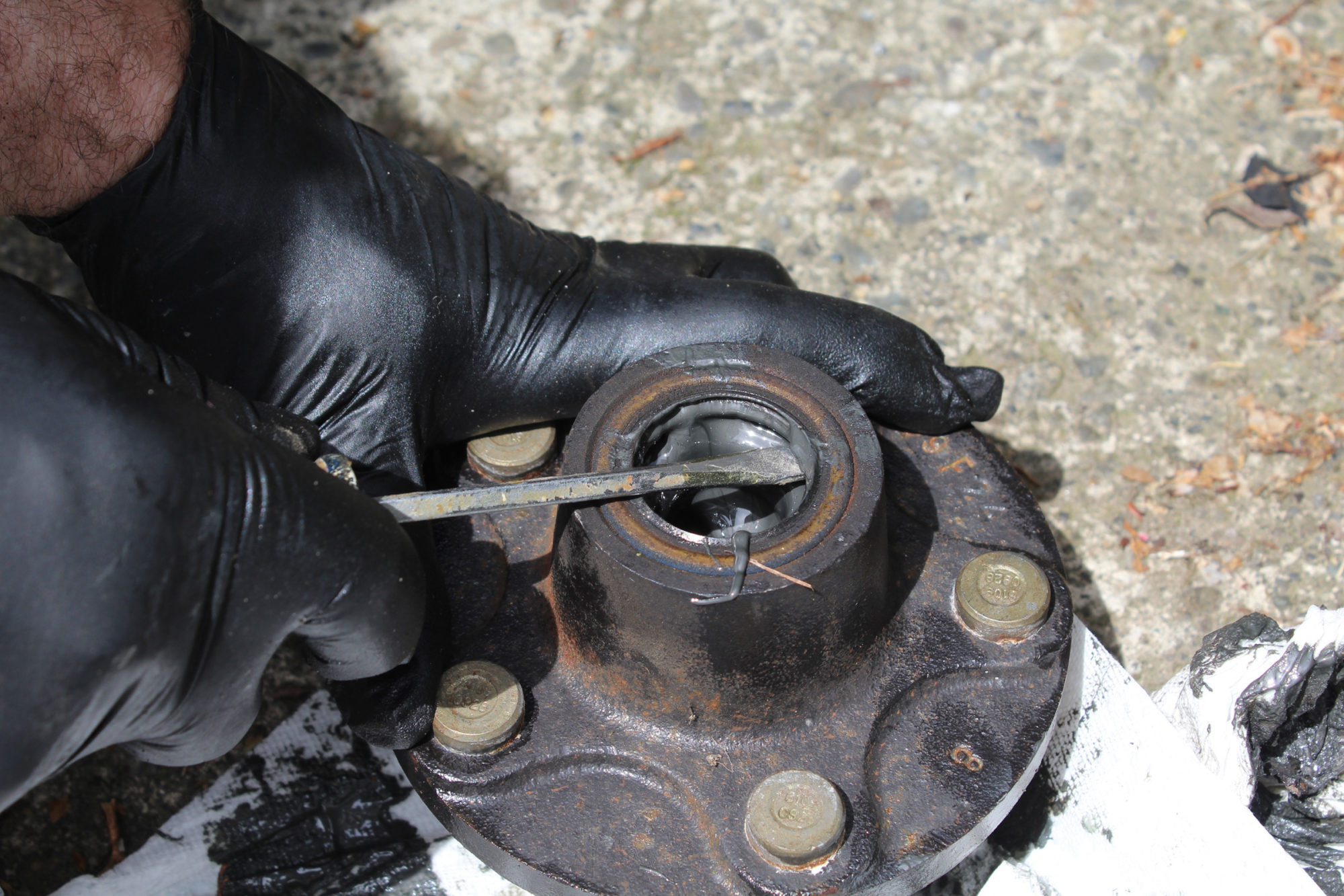 Maintaining Trailer Bearings Small Boats Magazine