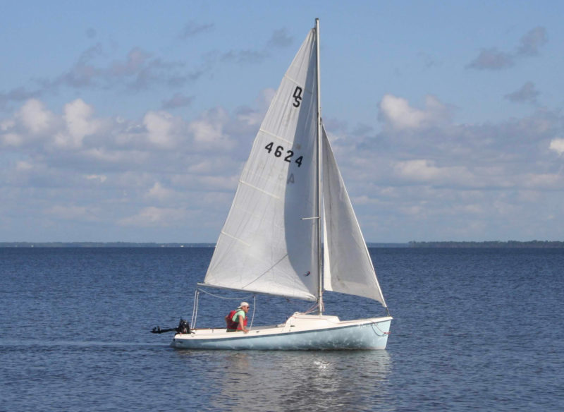 16 ft o'day sailboat