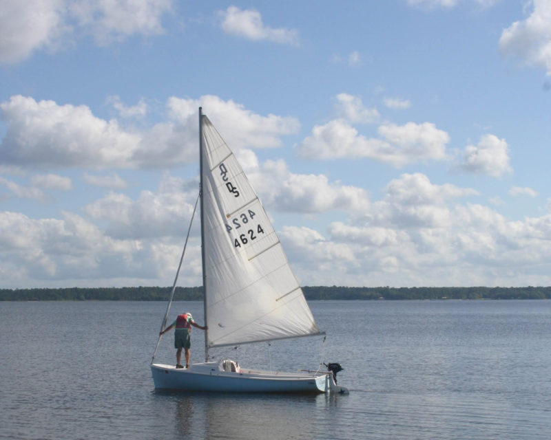 16 ft o'day sailboat