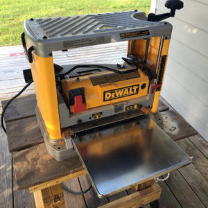 DeWalt’s Benchtop Planer