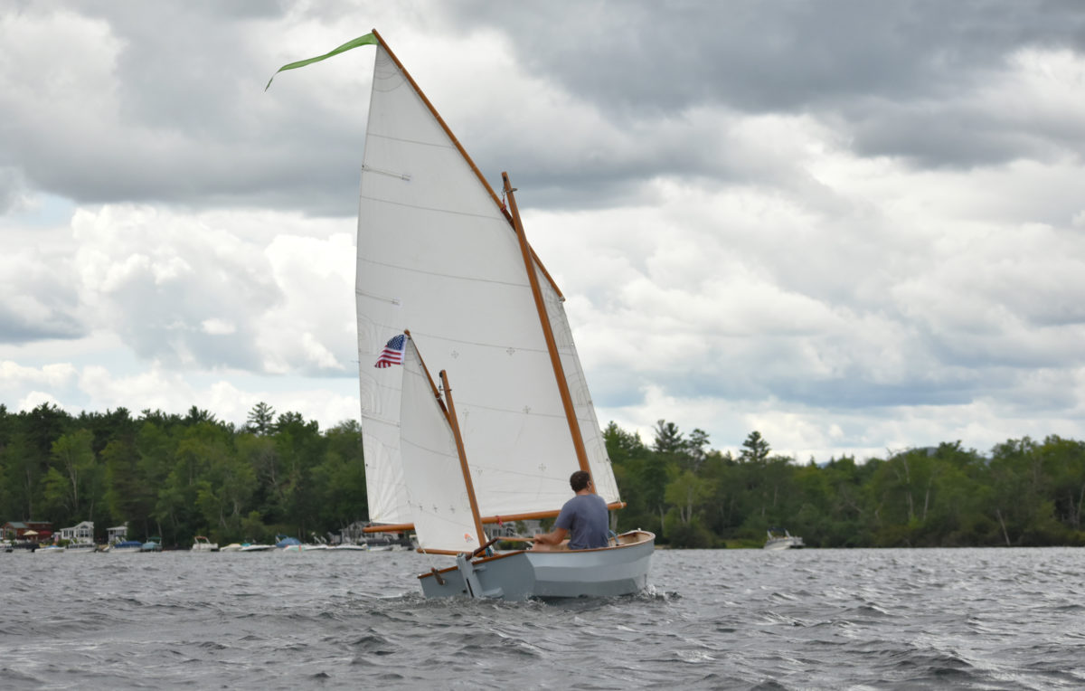 apple 16 sailboat