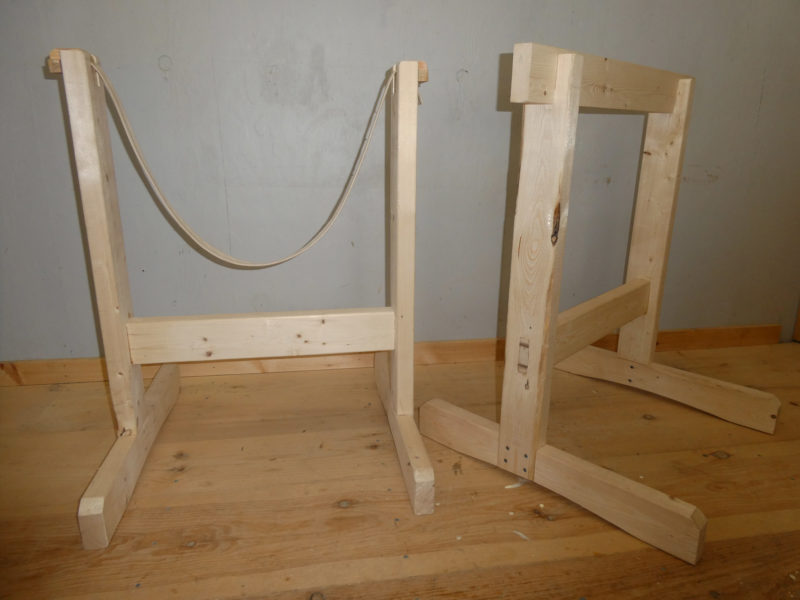 Craft County Ergonomic Bent Latch Hook Tool - Wooden Handle