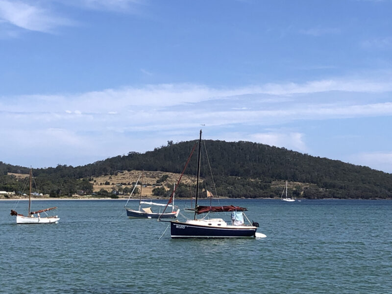 Cygnet 20 anchored off Alonnah Beach, Tasmania