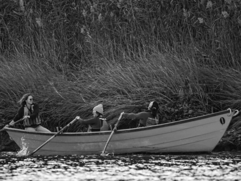 Banks Dory crewed by three women.